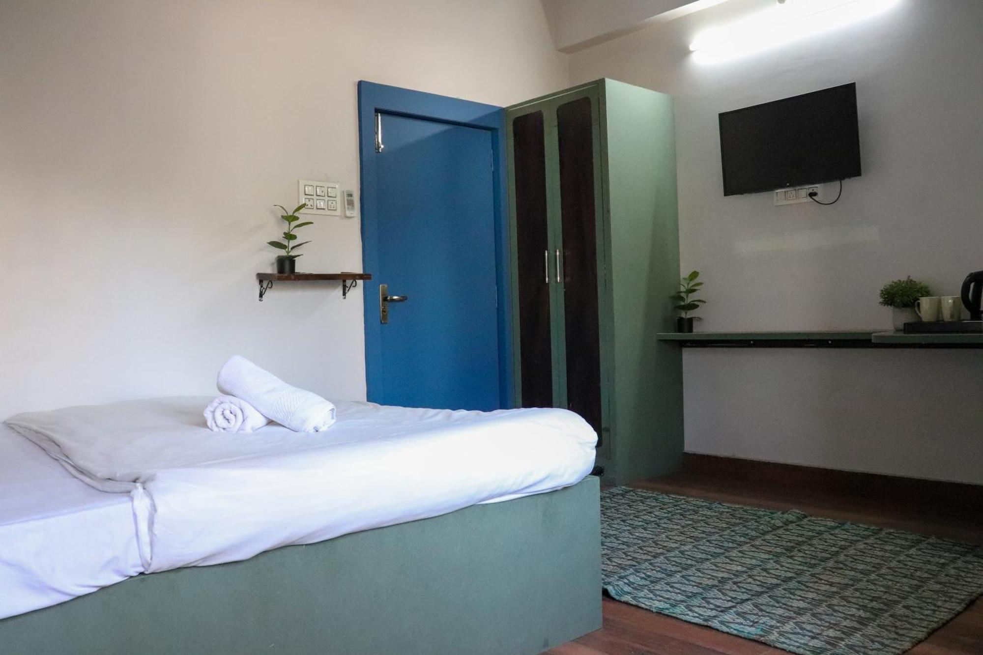 Blue Door Hotel Būndi Eksteriør billede